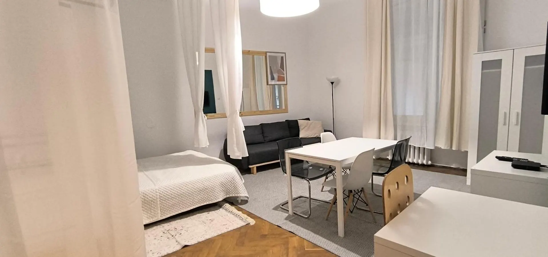 Roller Aparthotel Krakov 0*,
